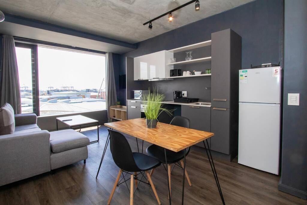 535 Wex Dock View * Cape Town