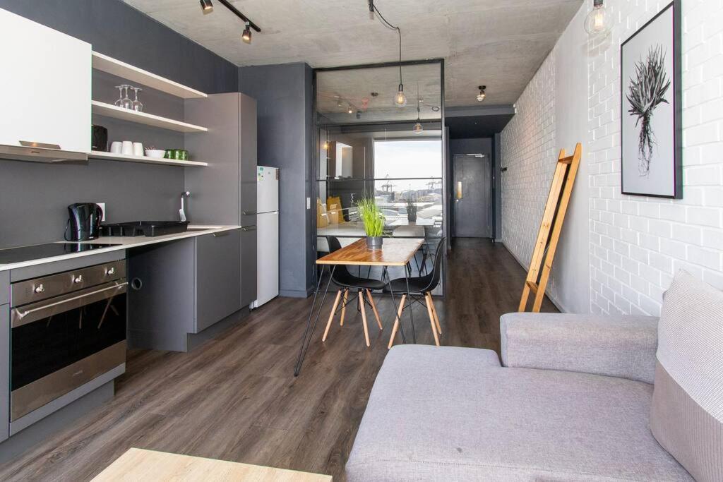 535 Wex Dock View Apartment Cape Town